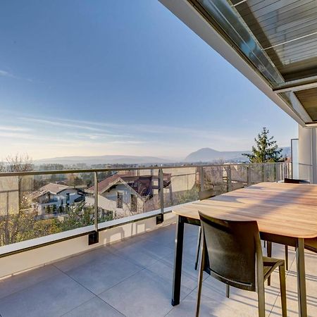 Serenity - 3 Bedroom Top Floor Apartment Parking & Lake View Terrace Анси Екстериор снимка
